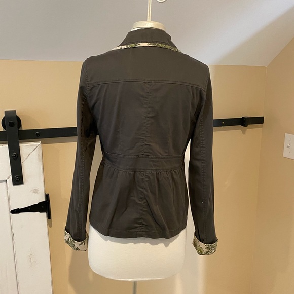 Jacket - Picture 2 of 3